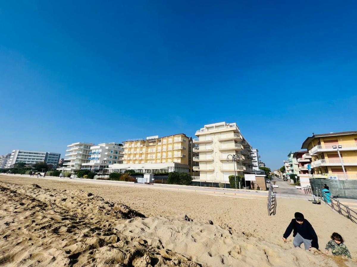Modern Near The Beach In Italy Appartamento